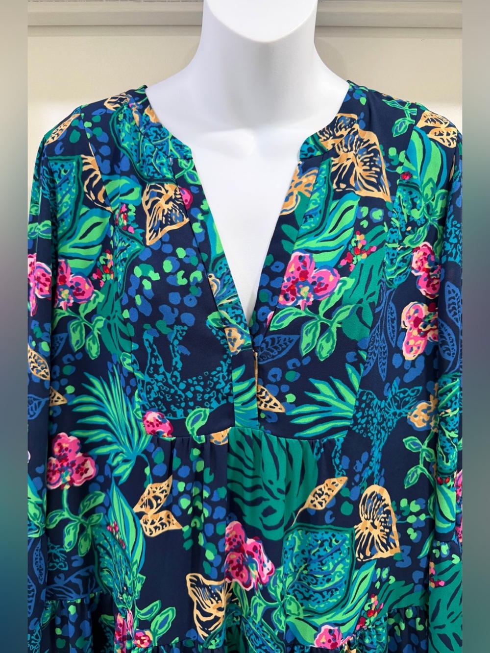 Lilly Pulitzer Gabriel Size 12
Tunic Dress Low Tide Navy Life Of The Party - Picture 5 of 16